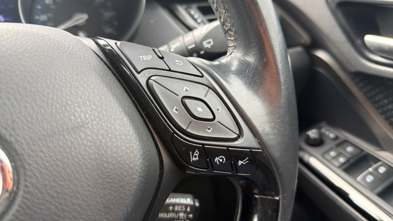 Toyota C-HR 1.8 Hybrid Design 5dr CVT Hybrid Hatchback